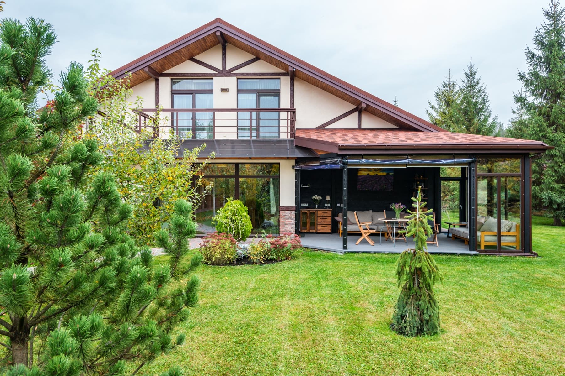 Detached house with a veranda and a large garden in Hungary